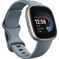 fitbit Fitbit Versa 4 Smartwatch Wasserfallblau Platinschale Smartwatch (iOS - Apple), Fitbit Versa 4, Wasserfallblau mit platin Gehu00e4use