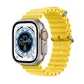 Apple Watch Ultra + Cellular, boîtier Titane 49mm avec Bracelet Océan Jaune